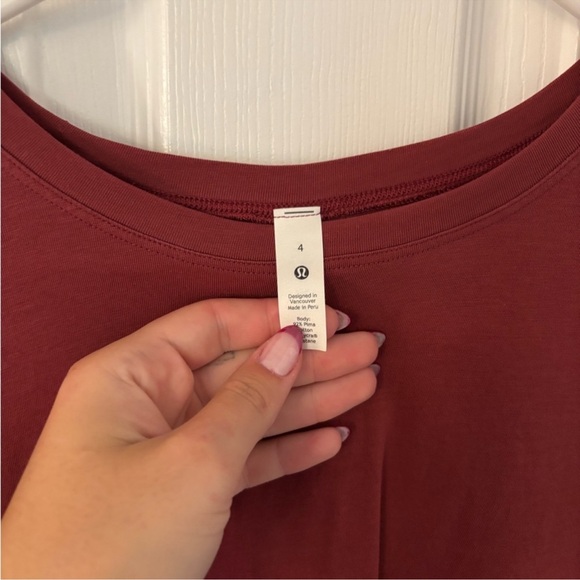 🤍Lululemon Women's Burgundy Cates Tee - Picture 5 of 5
